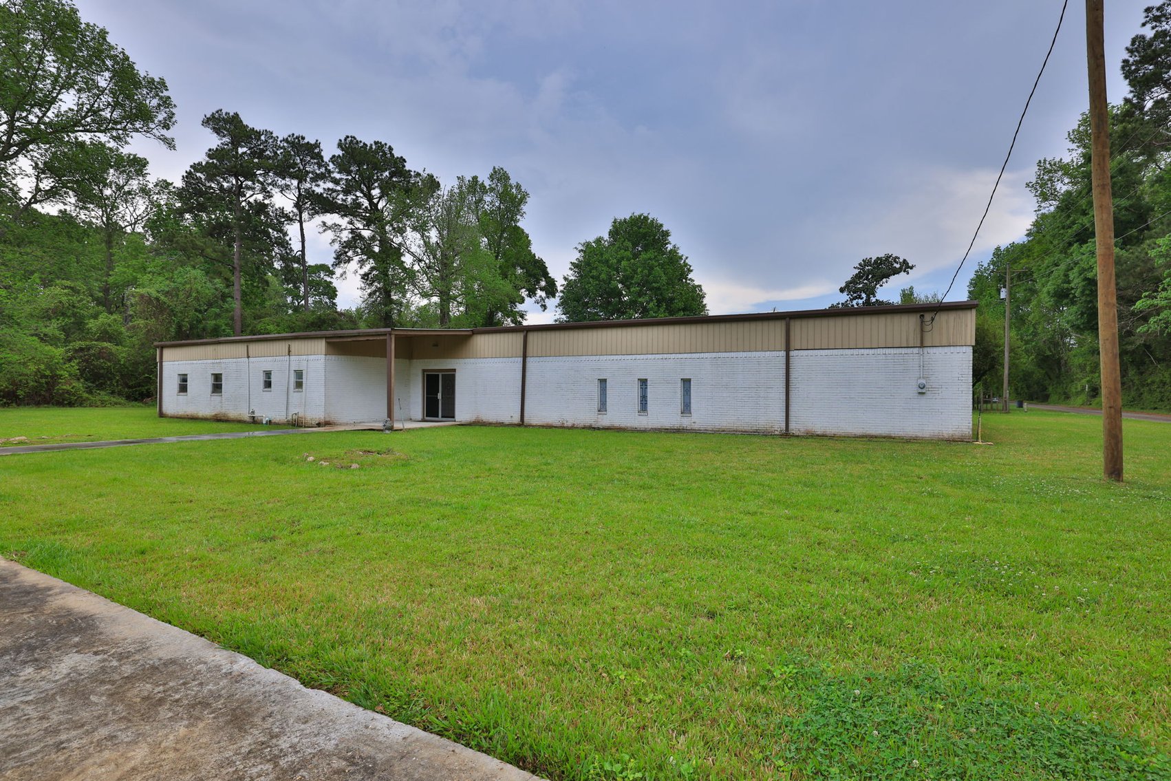 Image for Commercial Property Auction – 29 County Rd 2295, Cleveland, TX 77327