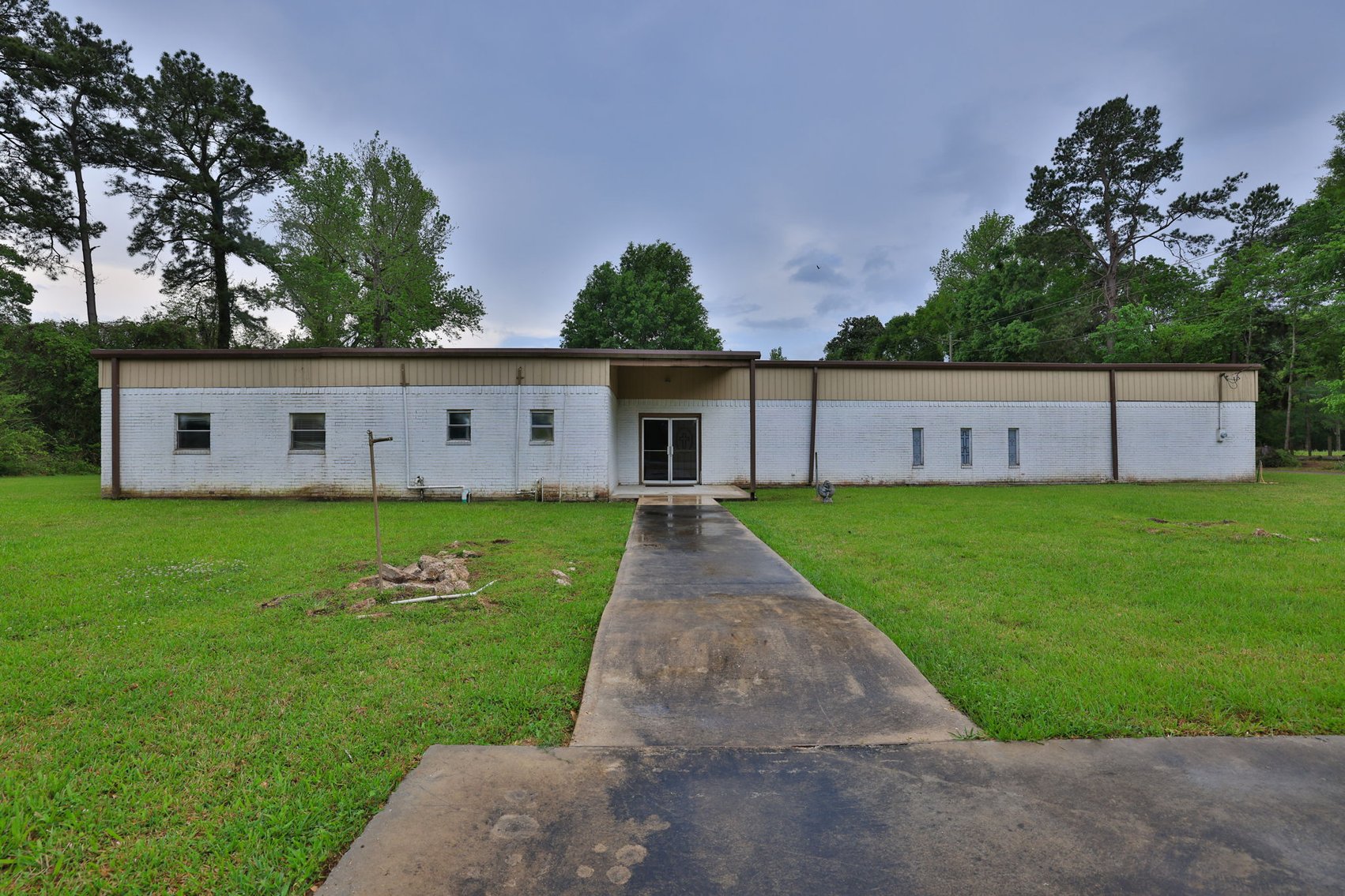Image for Commercial Property Auction – 29 County Rd 2295, Cleveland, TX 77327