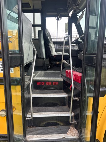 Image for 2009 Thomas Freightliner C2 School Bus - Will Need to be Towed