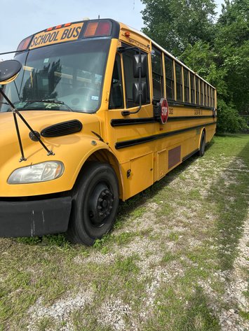 Image for 2011 Thomas Freightliner C2 Bus - Will Need to be Towed