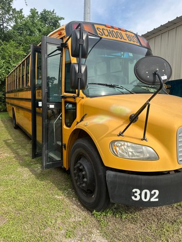 Image for 2011 Thomas Freightliner C2 Bus - Will Need to be Towed