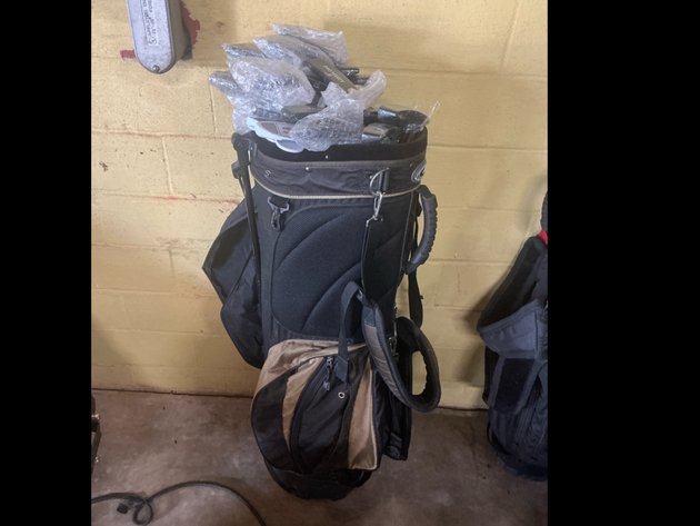 Image for Putters & Golf Bag