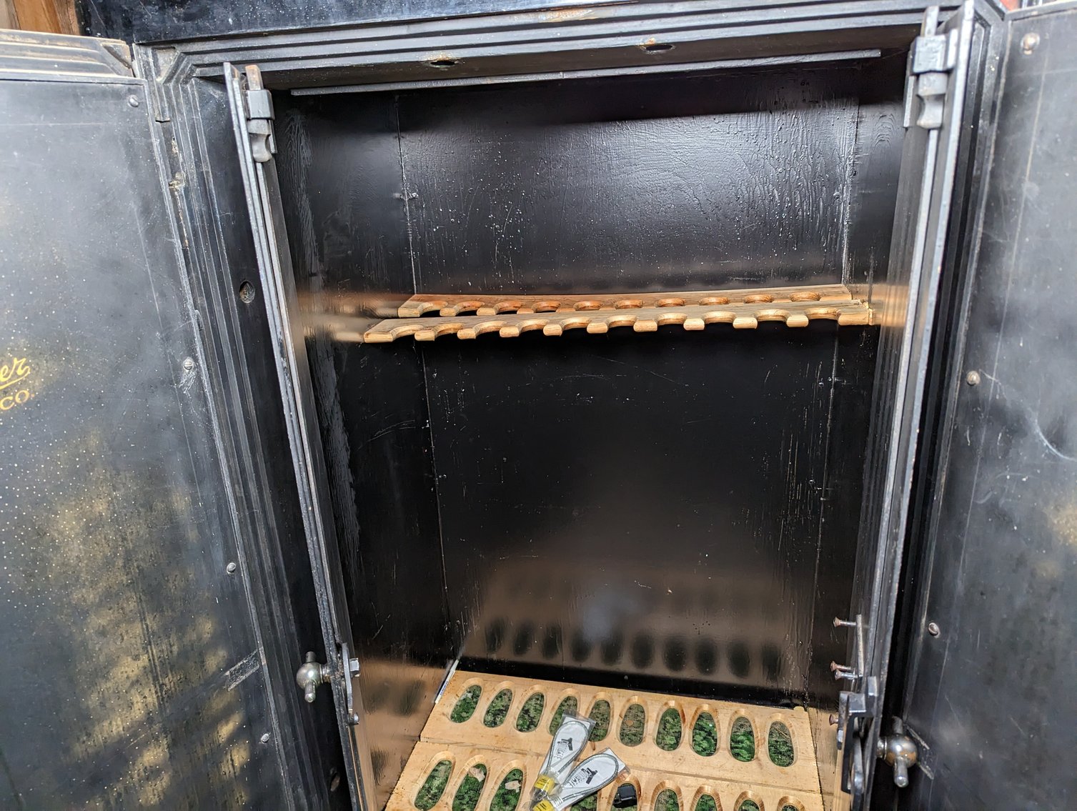 Image for Glenn and Joy Darnell Estate Auction