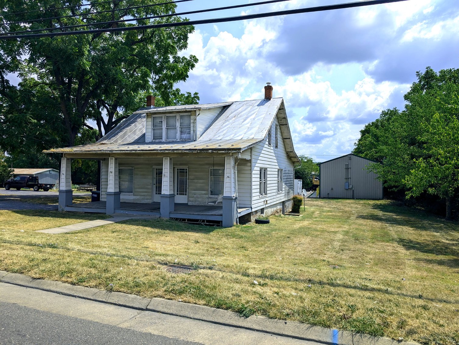 Image for 3 Bedroom Home and Commercial Garage Zoned B2 Harrisonburg VA