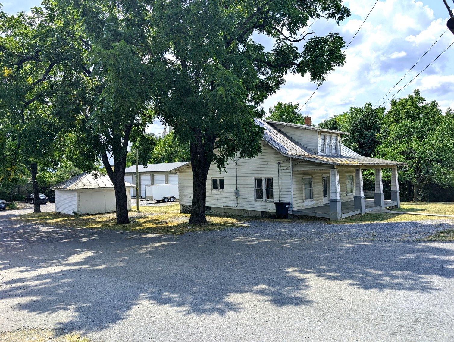 Image for 3 Bedroom Home and Commercial Garage Zoned B2 Harrisonburg VA