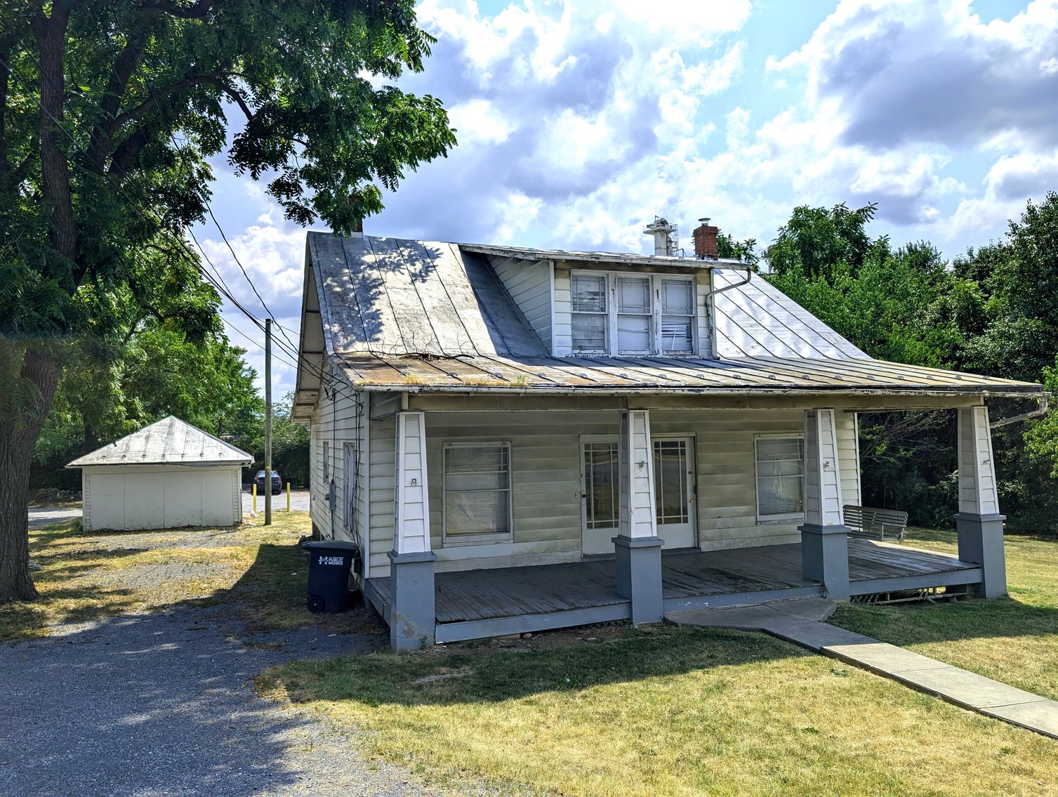 Image for 3 Bedroom Home and Commercial Garage Zoned B2 Harrisonburg VA