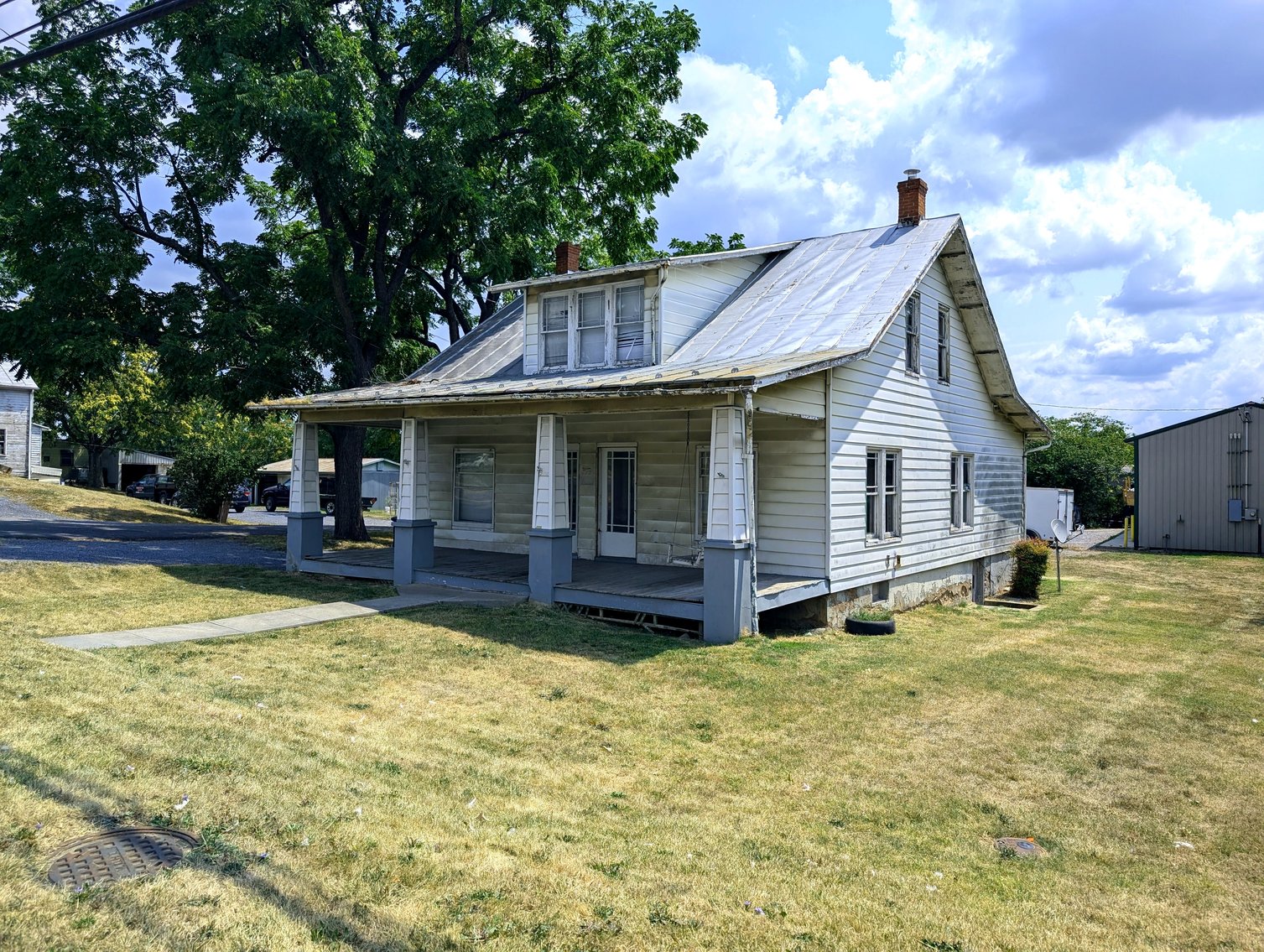 Image for 3 Bedroom Home and Commercial Garage Zoned B2 Harrisonburg VA