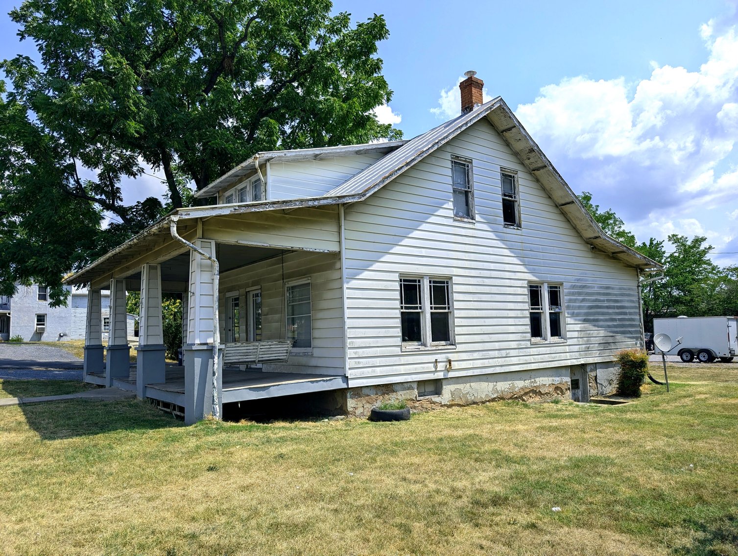 Image for 3 Bedroom Home and Commercial Garage Zoned B2 Harrisonburg VA