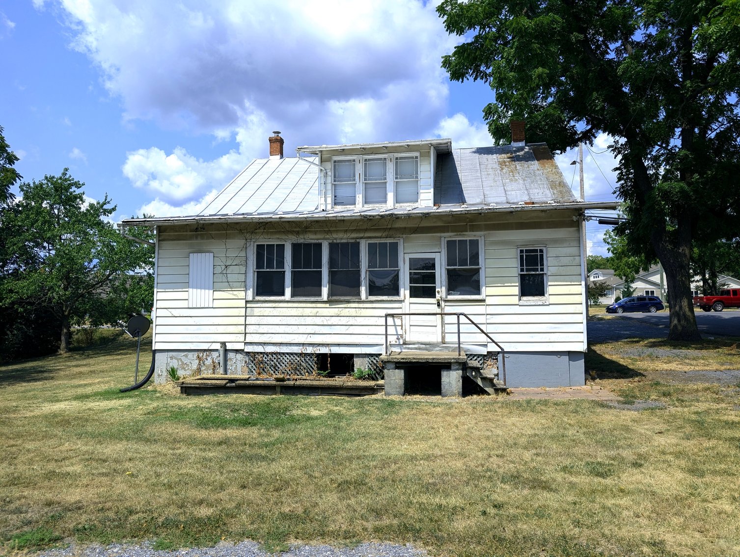 Image for 3 Bedroom Home and Commercial Garage Zoned B2 Harrisonburg VA