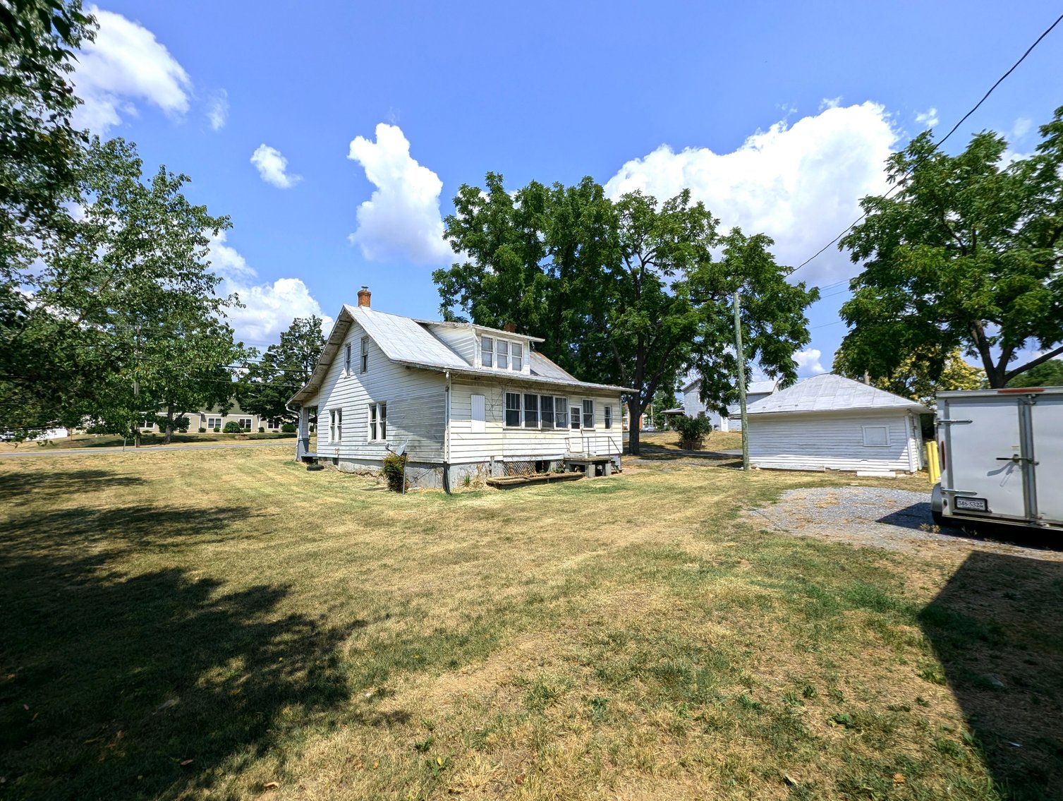 Image for 3 Bedroom Home and Commercial Garage Zoned B2 Harrisonburg VA