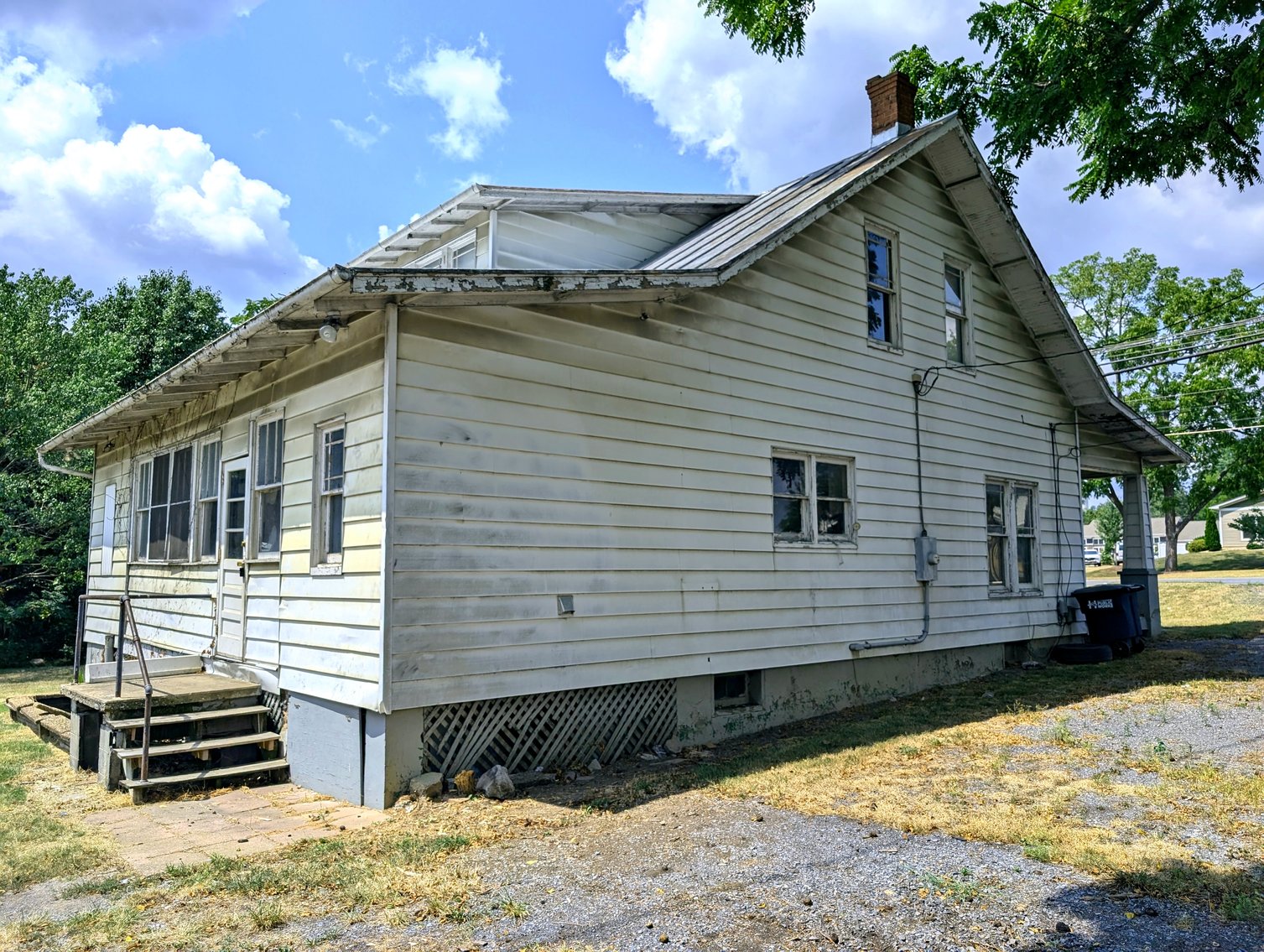 Image for 3 Bedroom Home and Commercial Garage Zoned B2 Harrisonburg VA