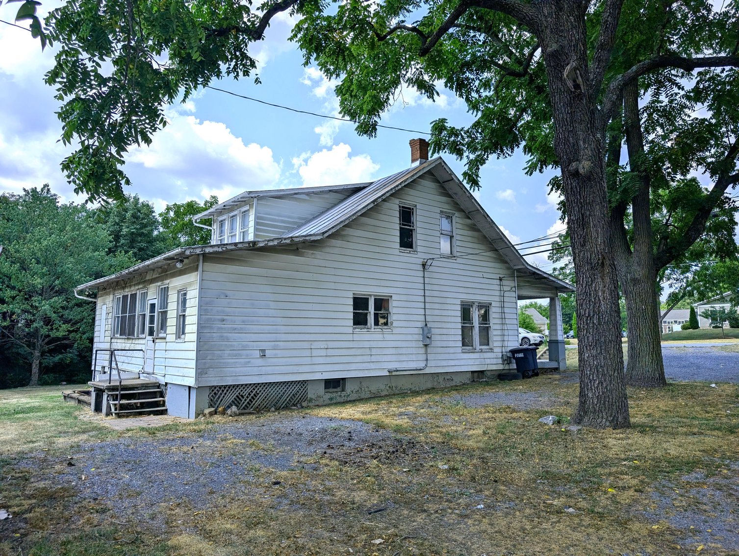 Image for 3 Bedroom Home and Commercial Garage Zoned B2 Harrisonburg VA