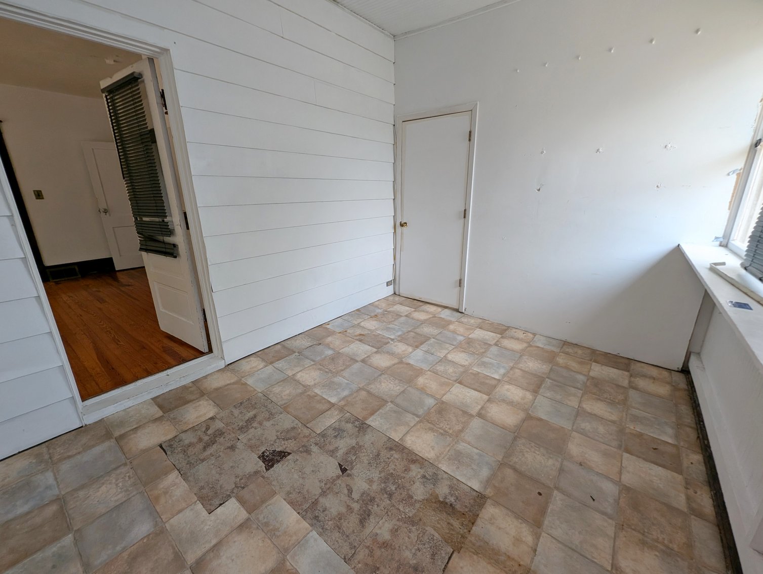 Image for 3 Bedroom Home and Commercial Garage Zoned B2 Harrisonburg VA