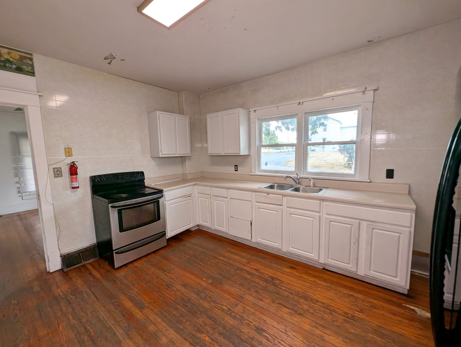 Image for 3 Bedroom Home and Commercial Garage Zoned B2 Harrisonburg VA