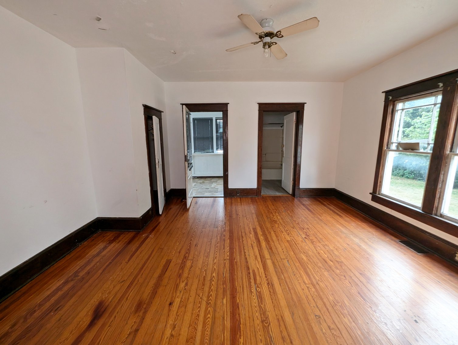 Image for 3 Bedroom Home and Commercial Garage Zoned B2 Harrisonburg VA