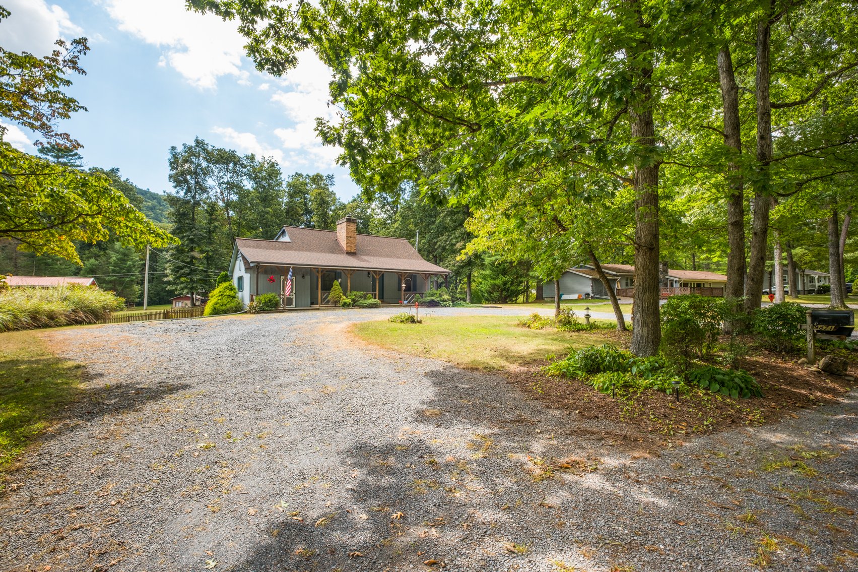 Image for 3 Bed/3 Bath Home Near The Mountains