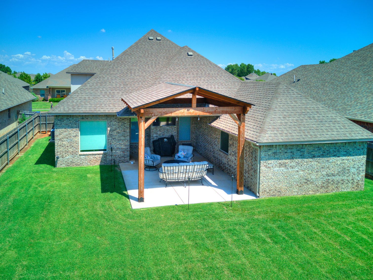 Image for 9208 NW 137th St, Yukon, OK - GORGEOUS 2,017 3bd, 2ba Home w/ Bonus Room & Upgrades!