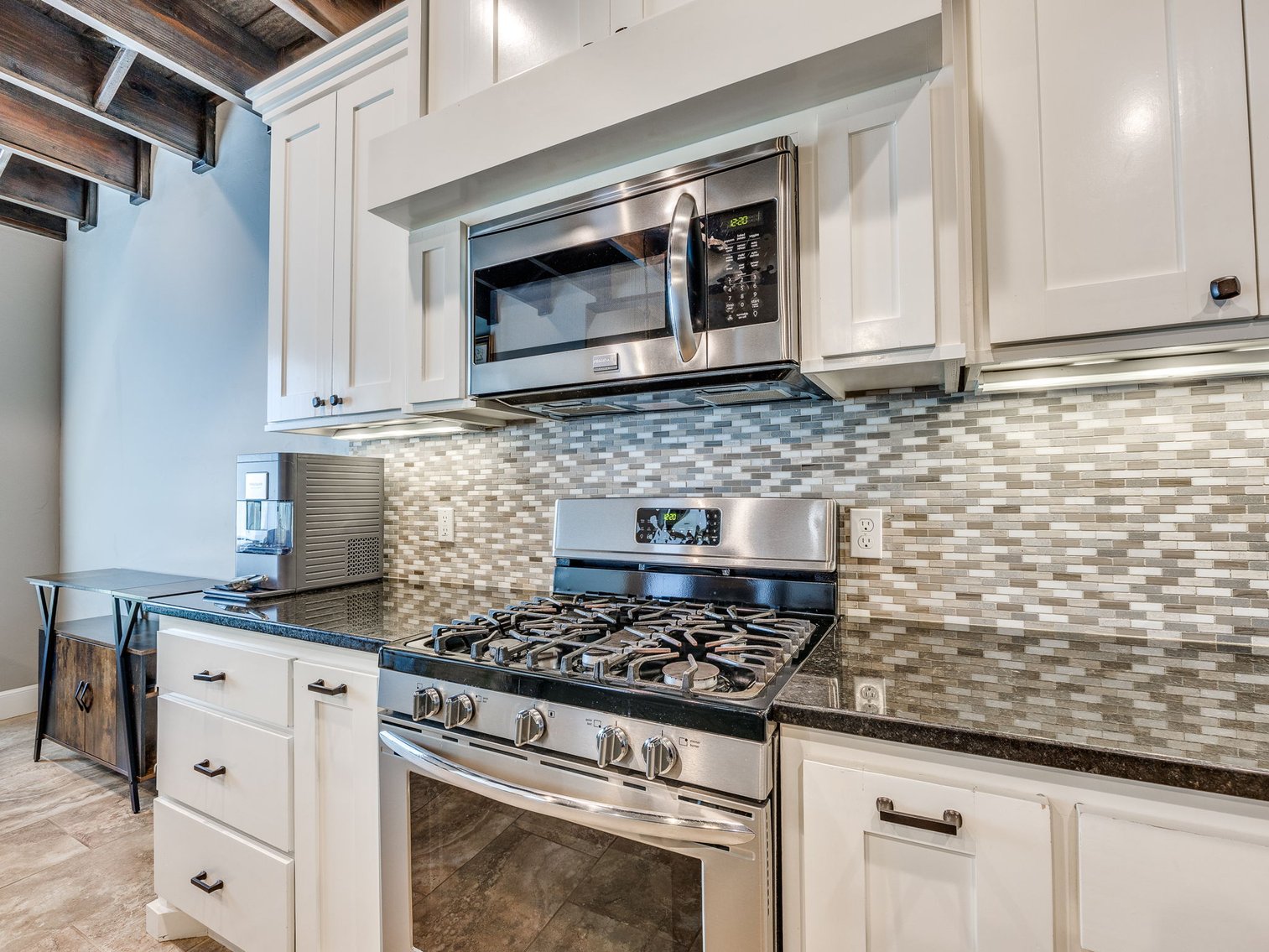 Image for 9208 NW 137th St, Yukon, OK - GORGEOUS 2,017 3bd, 2ba Home w/ Bonus Room & Upgrades!