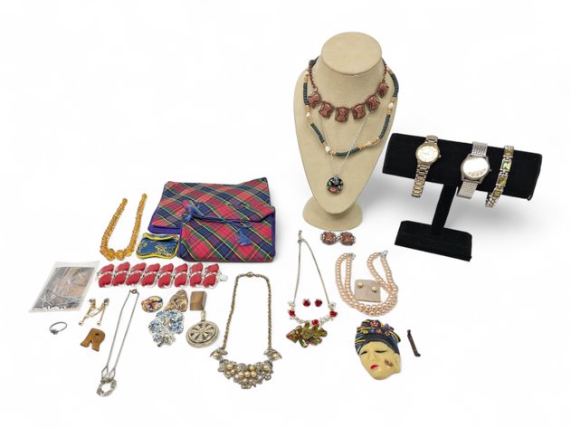 Necklaces, Earrings & More Fashion Jewelry
