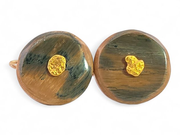 Mammoth Ivory w/ Gold Nugget Round Screw-on Earrings