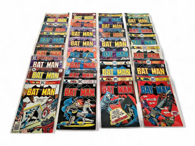 28x DC Batman Comic Books
