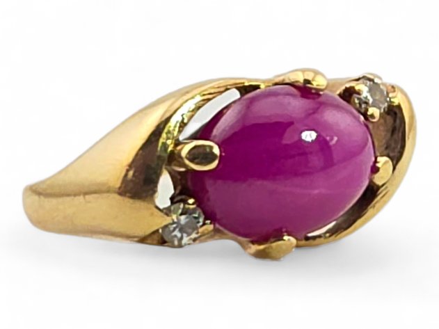 14k Yellow Gold Star Ruby & Diamond Ring