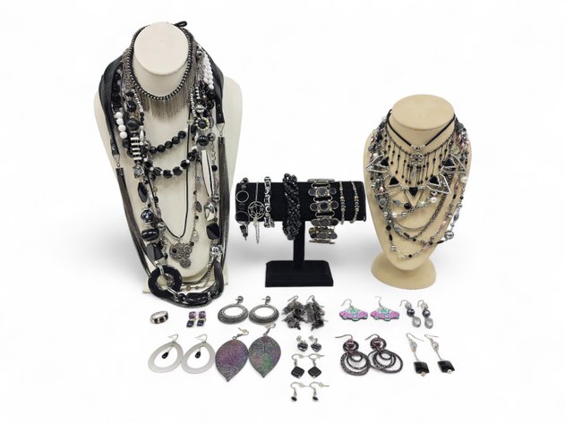 Necklaces, Bracelets, Earrings & More Fashion Jewelry