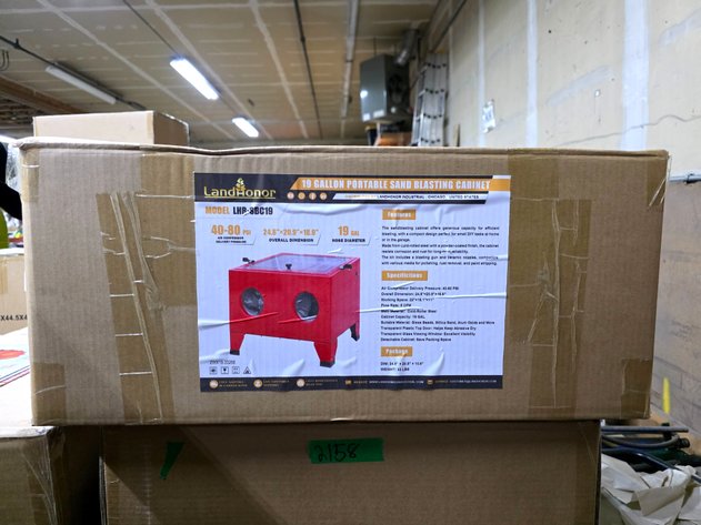 19-Gallon Portable Sand Blasting Cabinet - LandHonor - LHR-SBC19
