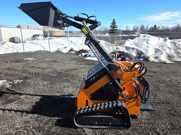 Mini Skid Steer Loader, 23 HP EPA Gasoline Engine - LandHonor - LHR-HT380Q1