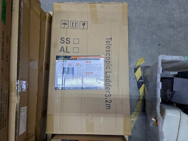 10.5' Telescoping Ladder - LandHonor - LHR-TL11