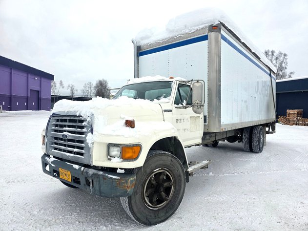 1998 Ford 5800 Box Truck