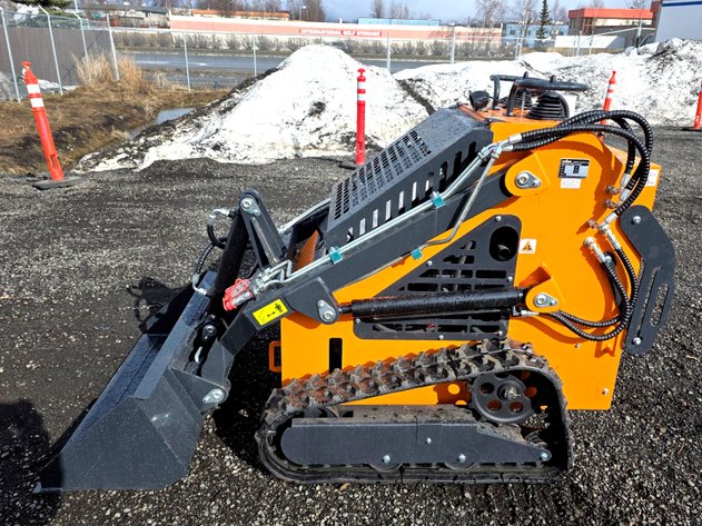 Mini Skid Steer Loader, 23 HP EPA Gasoline Engine - LandHonor - LHR-HT380Q1