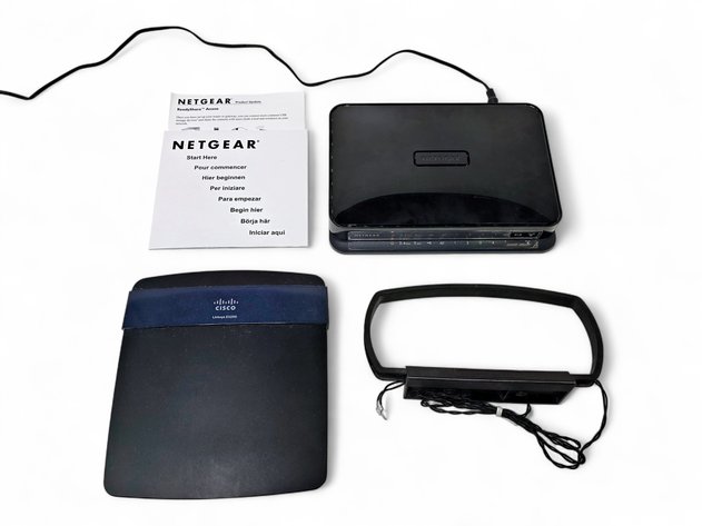 Netgear & Cisco Linksys Routers w/ Power Cord & AM Loop Antenna