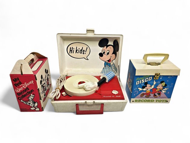 GE Mickey Mouse Concert Hall Record Player, 37x Records & Record Totes