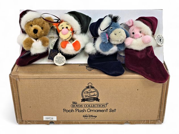 1999 The Boyds Collection Pooh Plush Ornament Set