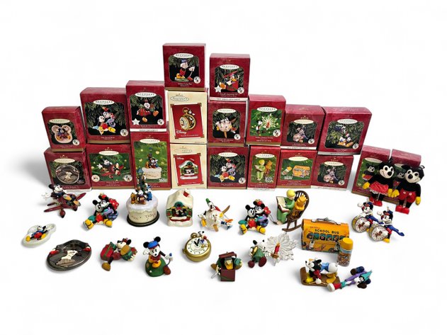 20x Hallmark Keepsake Disney Ornaments