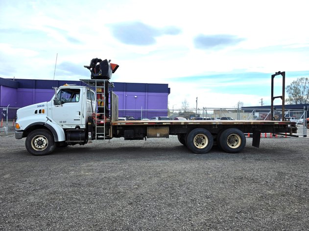 2003 Sterling L9500 Series Truck