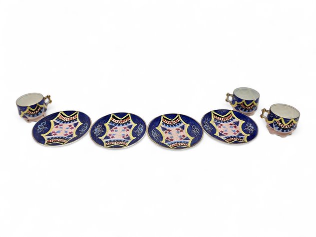 Festive Tea Cups & Saucers