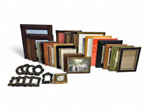 32x Picture Frames