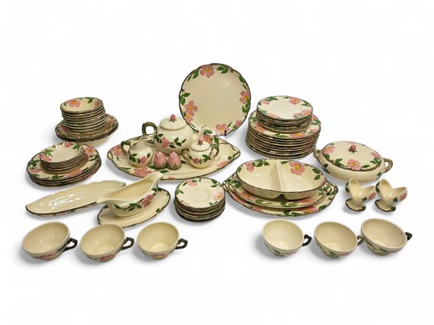 66x Pieces of Franciscan Desert Rose Earthenware