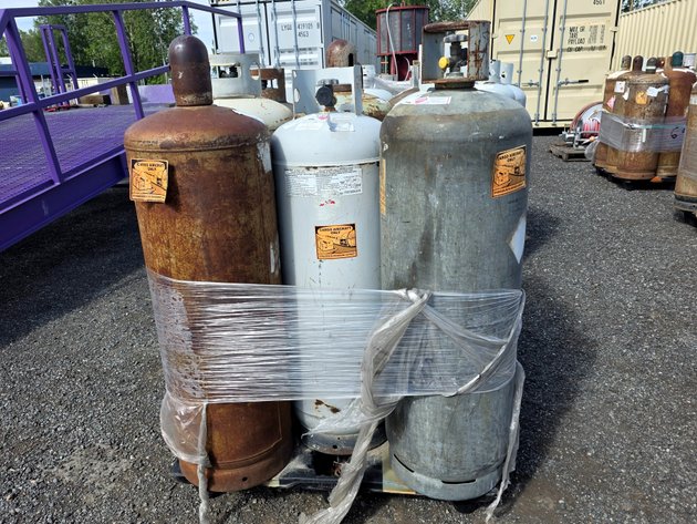 9x Assorted 100 lb. Propane Cylinders