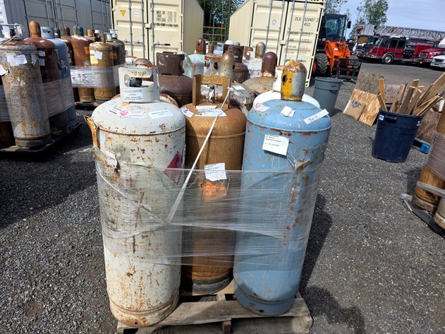 9x Assorted 100 lb. Propane Cylinders
