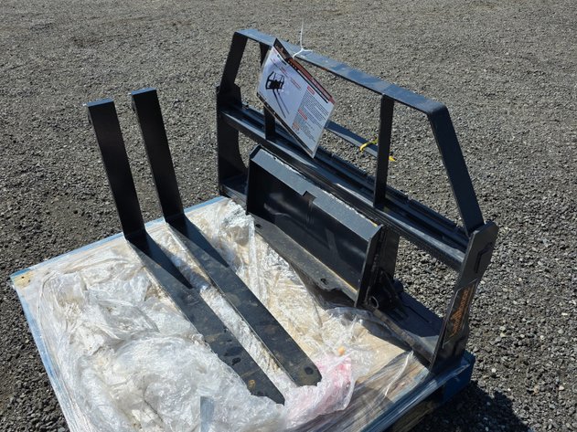 Mini Skid Steer Pallet Forks w/ Frame - LandHonor - MPF-11-2000G