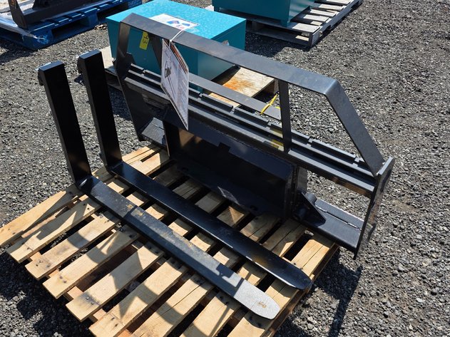 Mini Skid Steer Pallet Forks w/ Frame - LandHonor - MPF-11-2000G