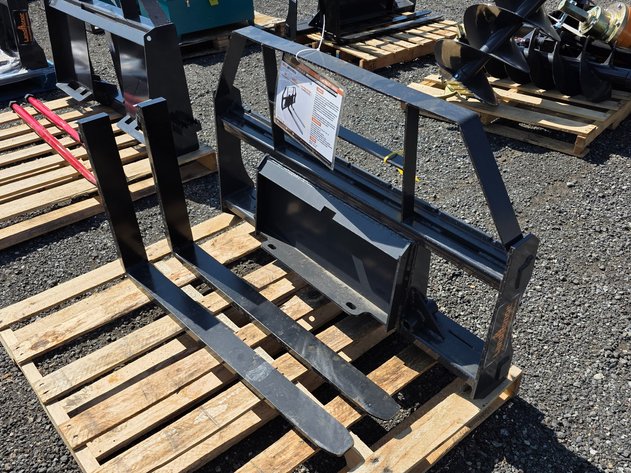 Mini Skid Steer Pallet Forks w/ Frame - LandHonor - MPF-11-2000G