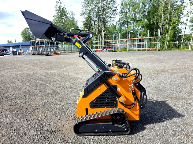 Mini Skid Steer Loader, 23 HP EPA Gasoline Engine - LandHonor - LHR-HT380Q1