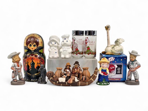 Decorative Figurines & Salt & Pepper Shaker Sets
