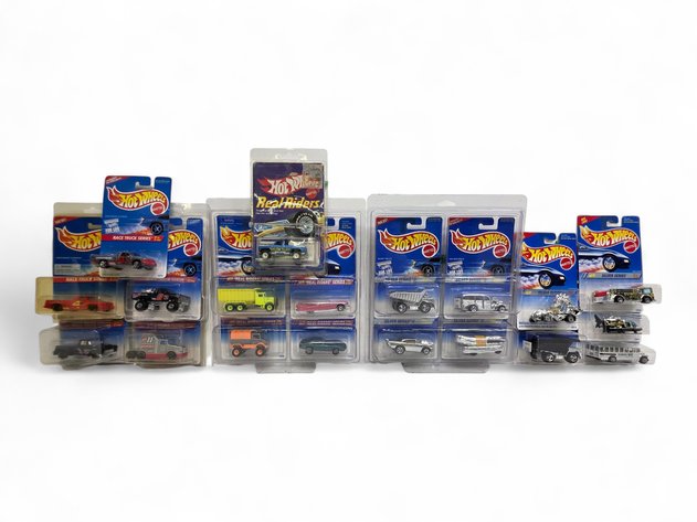 19x Hot Wheels Silver Series, Real Riders & Race Truck Diecast Cars