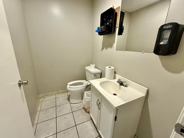 Image for High Volume Quick-Change & Tire Shop