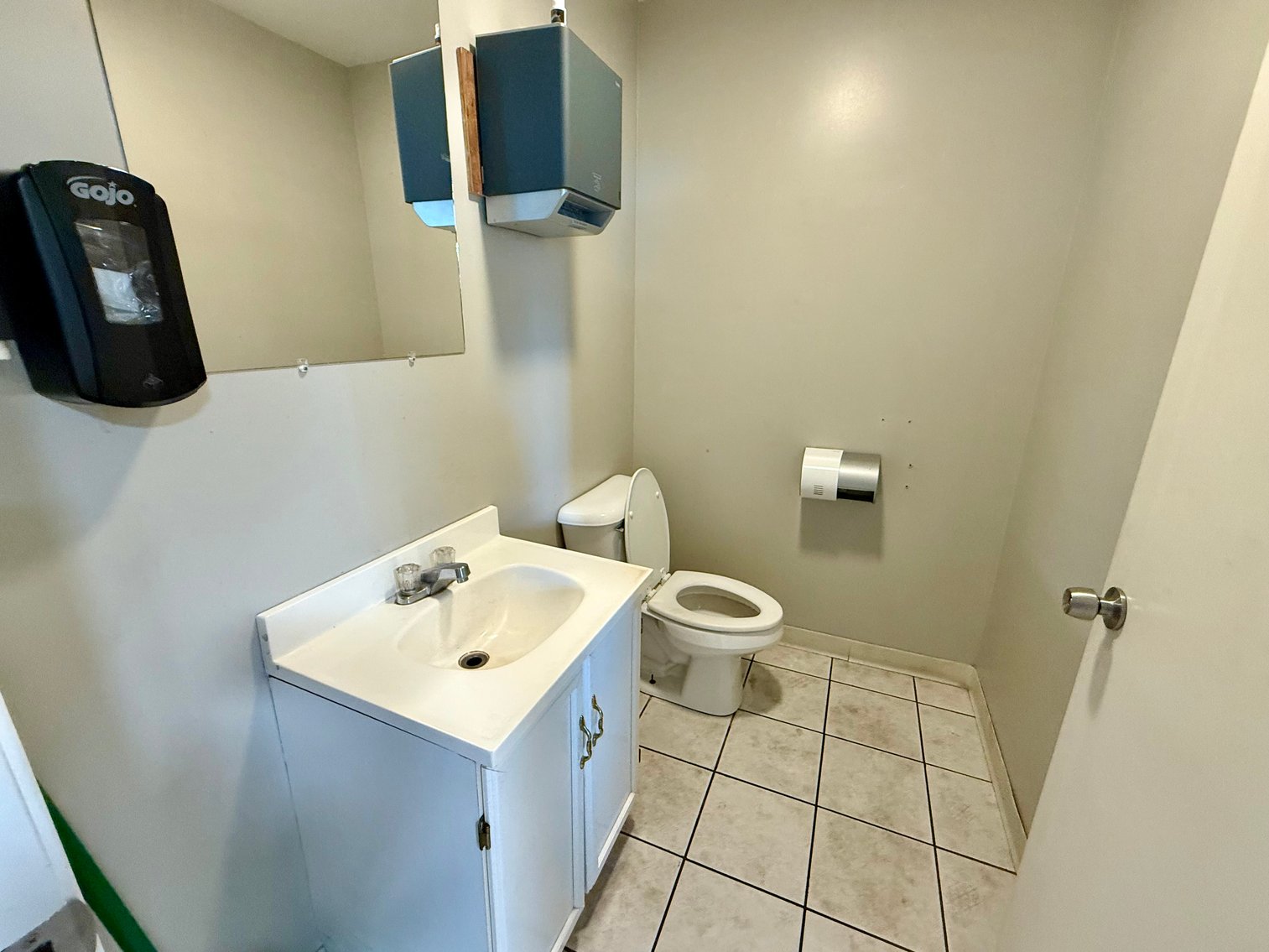 Image for High Volume Quick-Change & Tire Shop